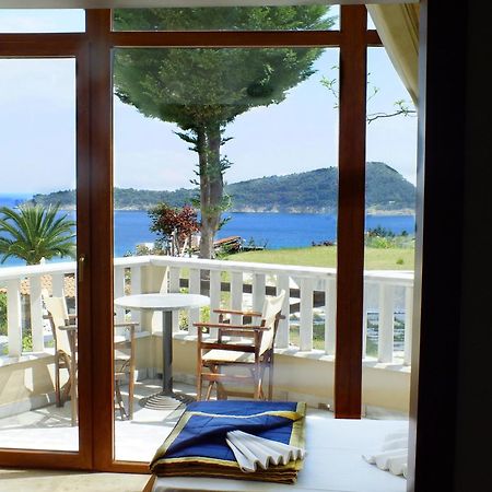 Kinira Beach Hotel الغرفة الصورة